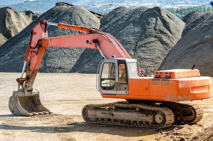Construction Heavy Equipment: Complete Guide to Types, Uses, and Working Principles