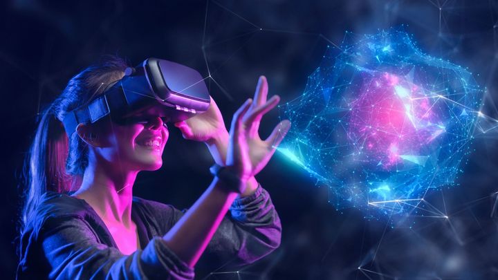VR Headsets: Complete Guide to Features, Technology, and User Experience
